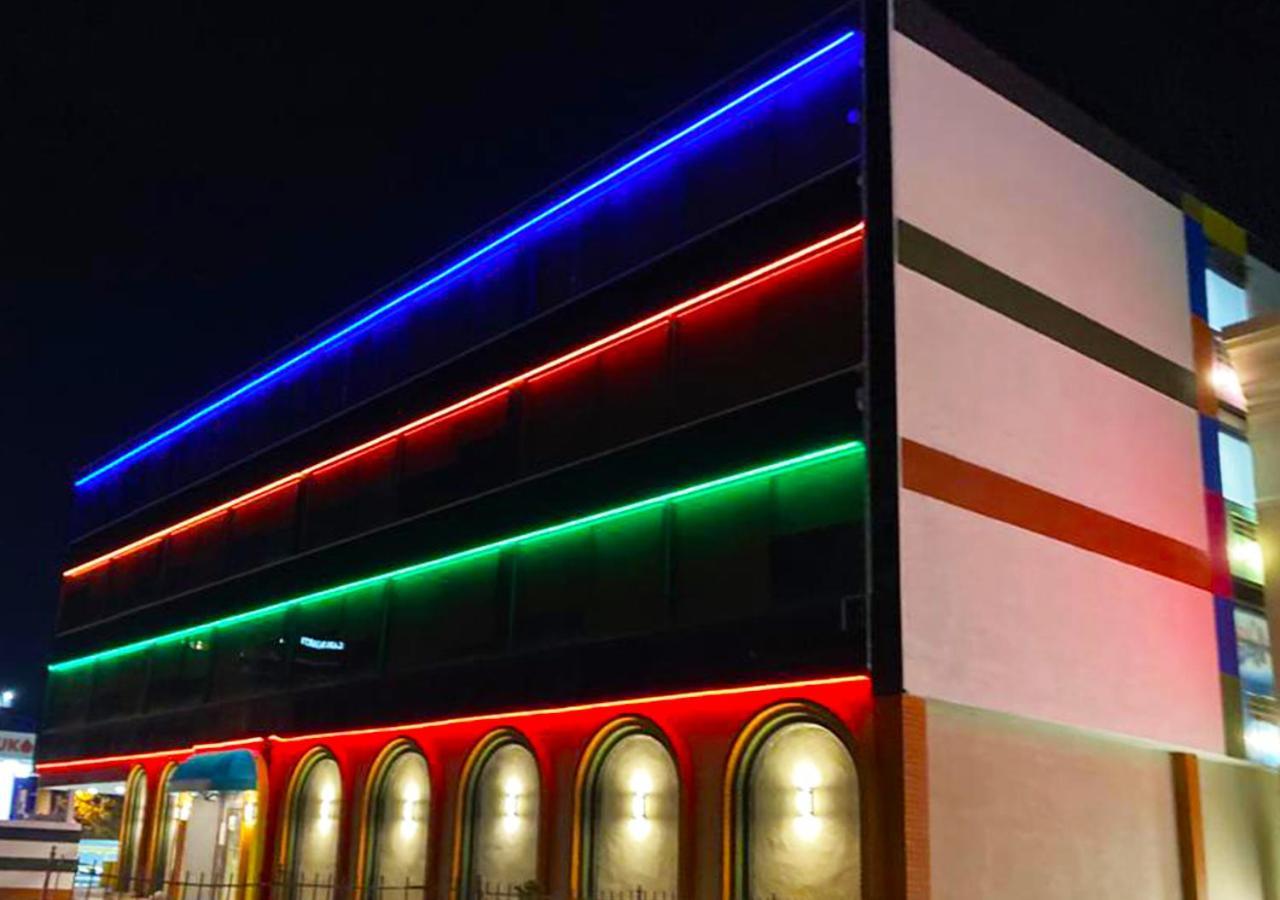 Philly Inn & Suites Philadelphia Exterior photo